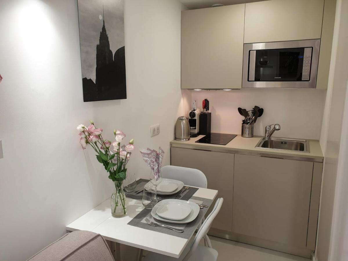 Studio Neuf Et Charmant Vieil 앙티브 외부 사진