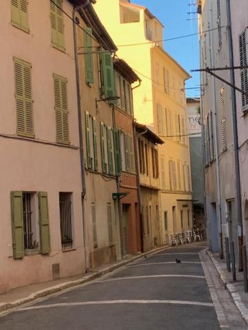 Studio Neuf Et Charmant Vieil 앙티브 외부 사진